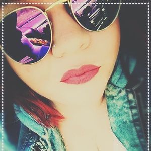 Meet your Posher, Brittney